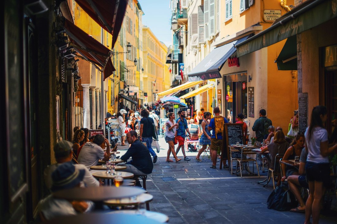 Gasse in der Altstadt von Nizza